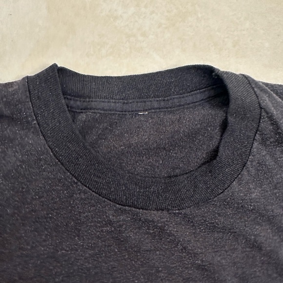 Vintage Motley Crue shirt. Women’s small. - Picture 9 of 9